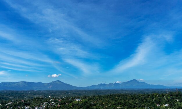 Vista panorâmica do céu sobre a vila