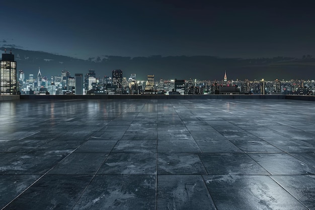 Vista panorâmica do chão vazio de telhas de concreto com o horizonte da cidade Cena noturna