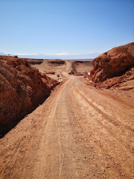 Foto vista panorâmica do deserto contra o céu claro