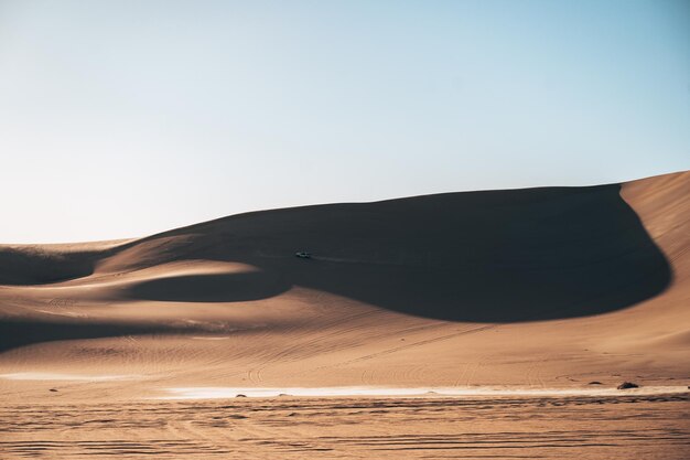 Foto vista panorâmica do deserto contra um céu limpo