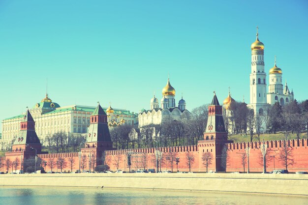 Vista panorâmica do Kremlin de Moscou, Rússia. Imagem filtrada de estilo retro