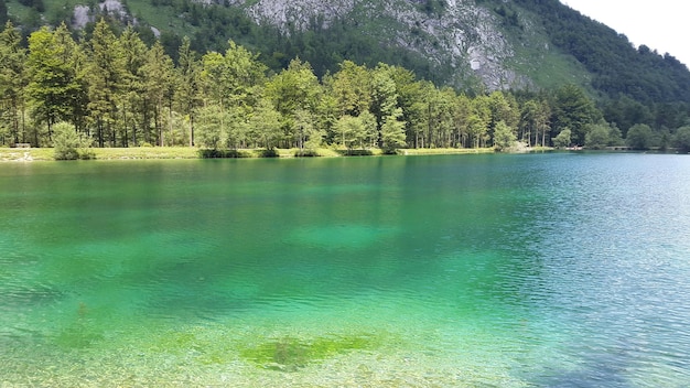 Foto vista panorâmica do lago contra o céu