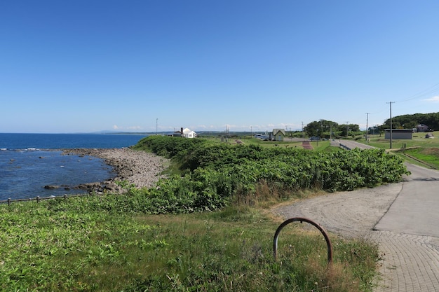 Vista panorâmica do mar contra o céu claro