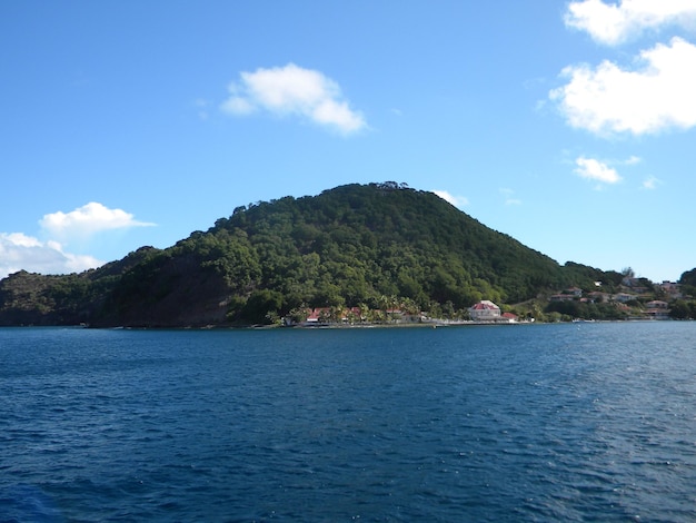 Foto vista panorâmica do mar contra o céu nublado