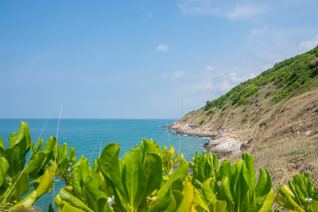 Vista panorâmica do mar contra o céu