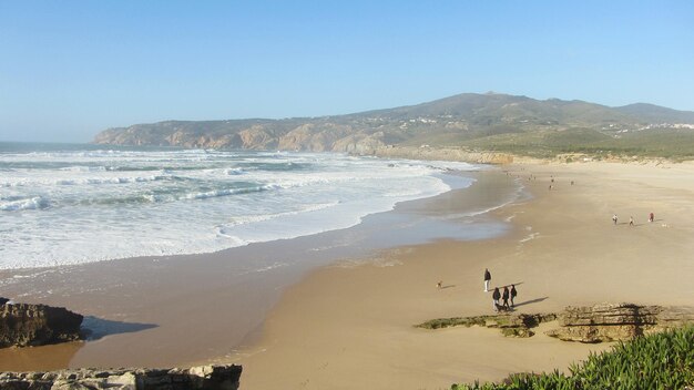 Vista panorâmica do mar contra o céu