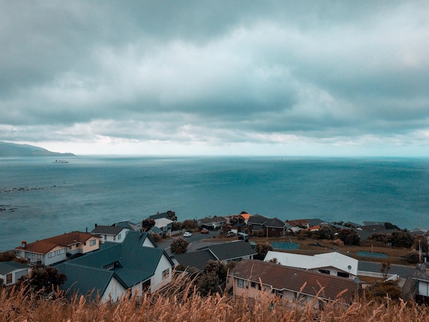 Vista panorâmica do mar contra o céu