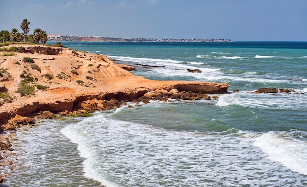 Vista panorâmica do mar contra o céu