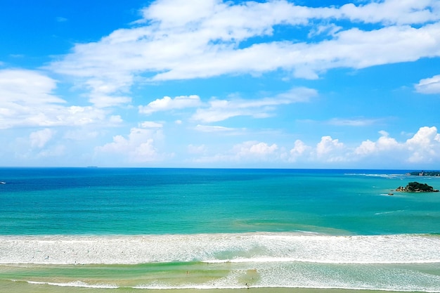 Foto vista panorâmica do mar contra o céu