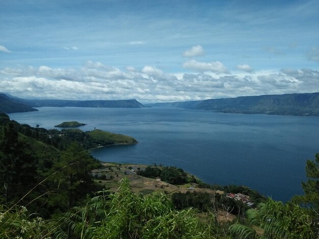 Vista panorâmica do mar contra o céu