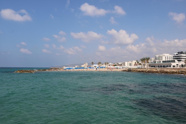 Vista panorâmica do mar contra o céu