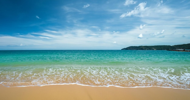 Vista panorâmica do mar contra o céu