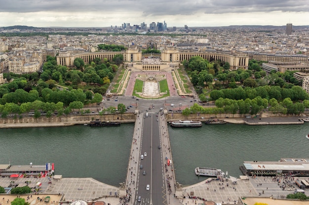 Vista panorâmica do rio sena do palácio trocadero