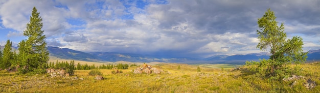 Vista panorâmica do vale da montanha