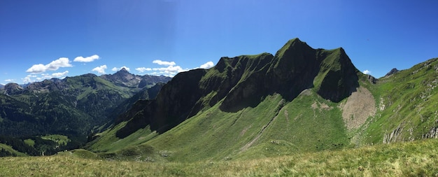 Foto vista panorâmica dos alpes da baviera contra o céu