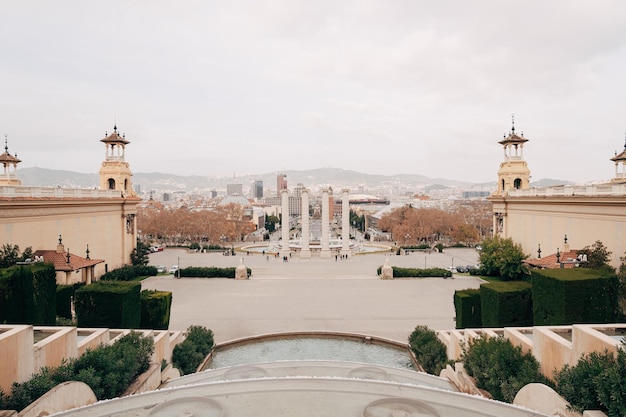 Foto vista panorámica de los edificios de la ciudad contra el cielo