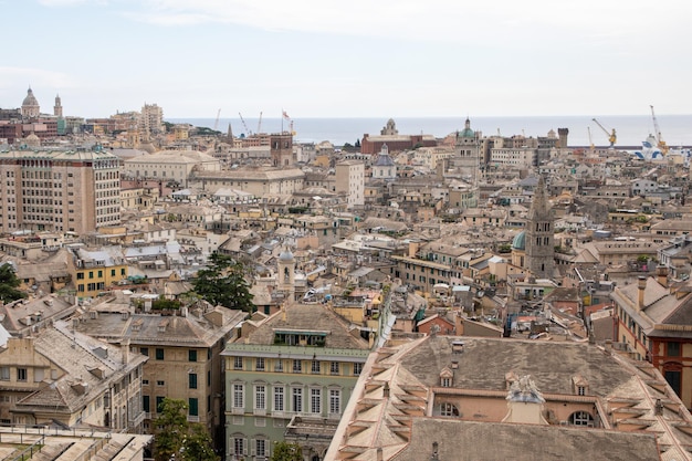 Vista panorámica de Génova significa ciudad portuaria italiana de Génova y capital de la región de Liguria en el noroeste de Italia