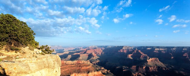 Vista panorámica del Gran Cañón al amanecer, Arizona, EE.