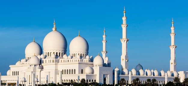 Vista panorámica de la Gran Mezquita Sheikh Zayed, Abu Dhabi, Emiratos Árabes Unidos