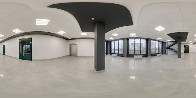Vista panorámica hdri 360 esférica completa y sin costuras en un salón moderno vacío con puertas de columnas y ventanas panorámicas en proyección equirectangular lista para contenido AR VR
