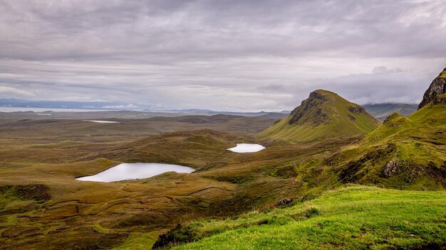 Foto vista panorámica de la isla de skye en un día nublado