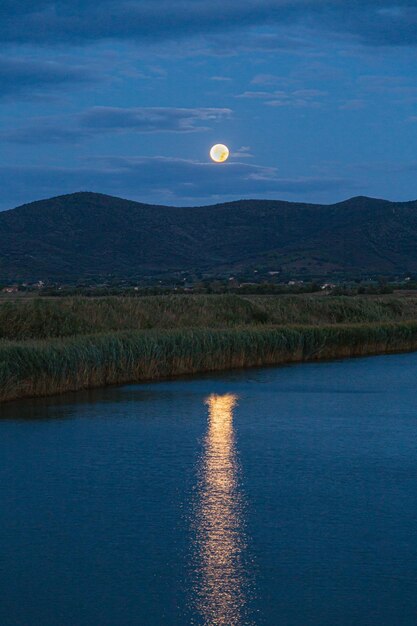 Foto vista panorámica del lago contra el cielo