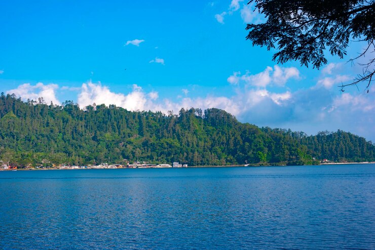 Foto vista panorámica del lago contra el cielo