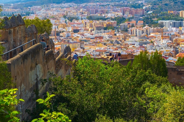 Vista panorámica de Málaga durante el verano