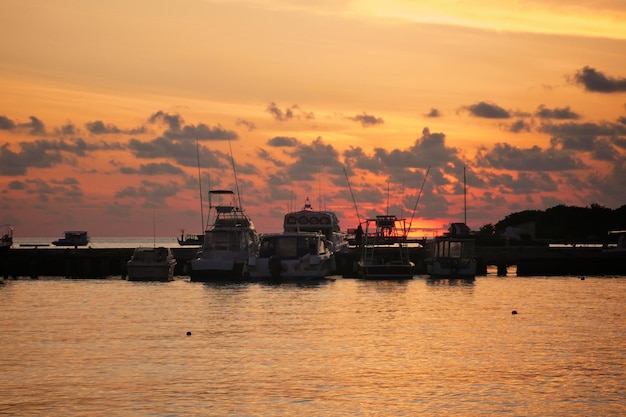 Foto vista panorámica del mar al atardecer