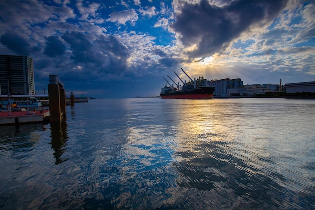 Foto vista panorámica del mar contra el cielo al atardecer