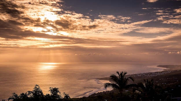 Foto vista panorámica del mar contra el cielo al atardecer