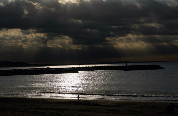 Foto vista panorámica del mar contra el cielo al atardecer