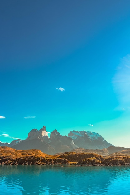 Foto vista panorámica del mar contra el cielo azul