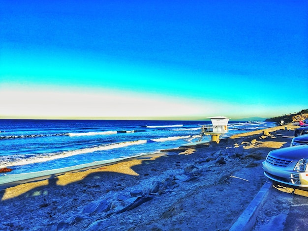Foto vista panorámica del mar contra el cielo azul