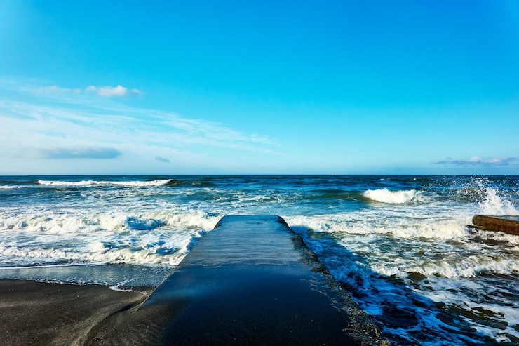 Foto vista panorámica del mar contra el cielo azul