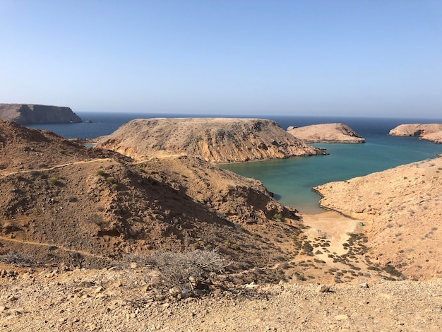Vista panorámica del mar contra el cielo despejado