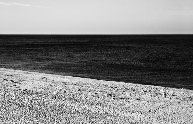 Foto vista panorámica del mar contra el cielo despejado