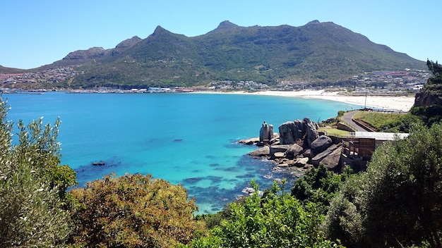 Vista panorámica del mar contra el cielo nublado