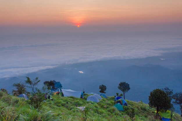 Foto vista panorámica del mar contra el cielo durante la puesta de sol