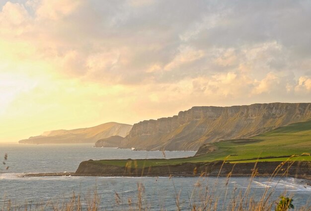 Foto vista panorámica del mar contra el cielo durante la puesta de sol