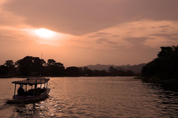 Foto vista panorámica del mar contra el cielo durante la puesta de sol