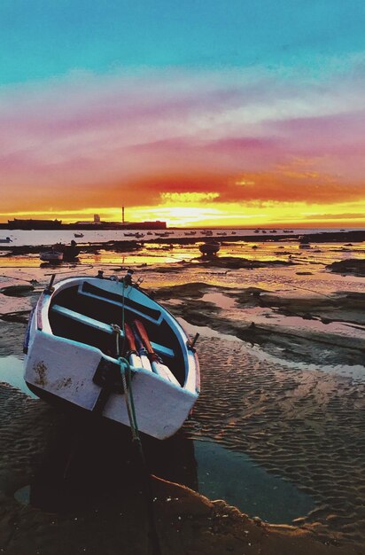 Foto vista panorámica del mar contra el cielo durante la puesta de sol