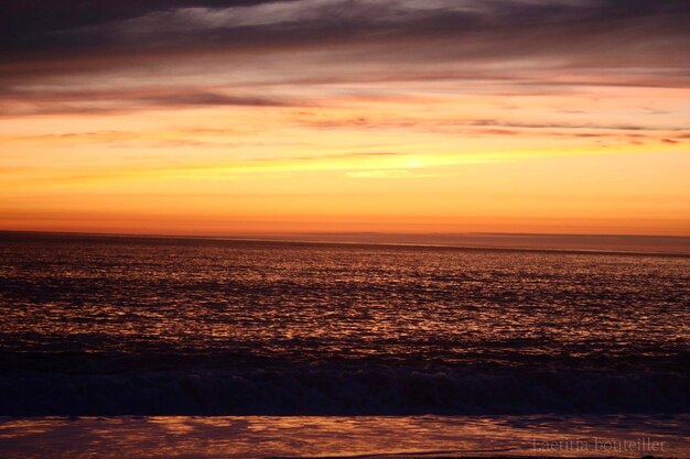 Foto vista panorámica del mar contra el cielo durante la puesta de sol