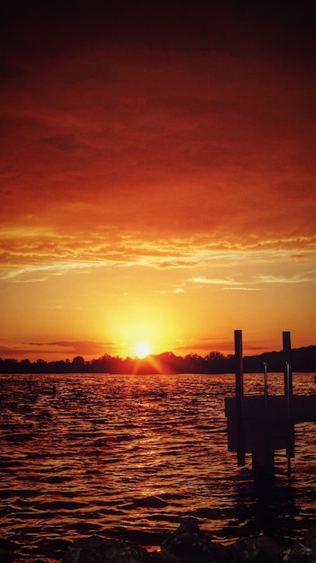 Foto vista panorámica del mar contra el cielo durante la puesta de sol