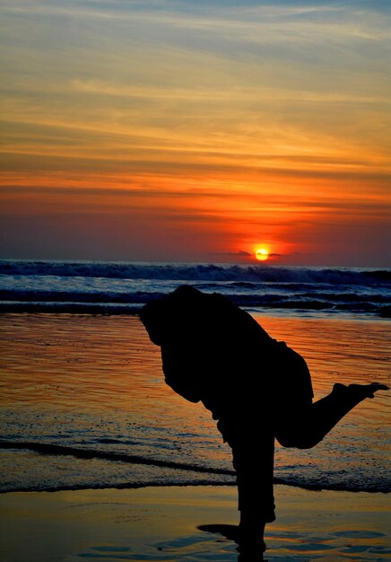 Foto vista panorámica del mar contra el cielo durante la puesta de sol