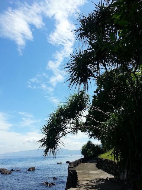 Vista panorámica del mar contra el cielo