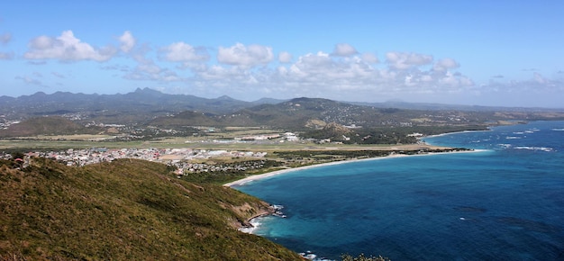 Vista panorámica del mar contra el cielo