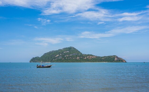 Vista panorámica del mar contra el cielo