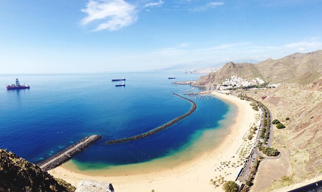 Vista panorámica del mar contra el cielo