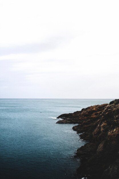 Vista panorámica del mar contra el cielo